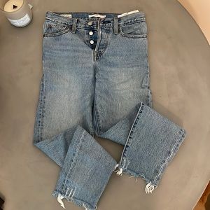 Levi wedgie denim